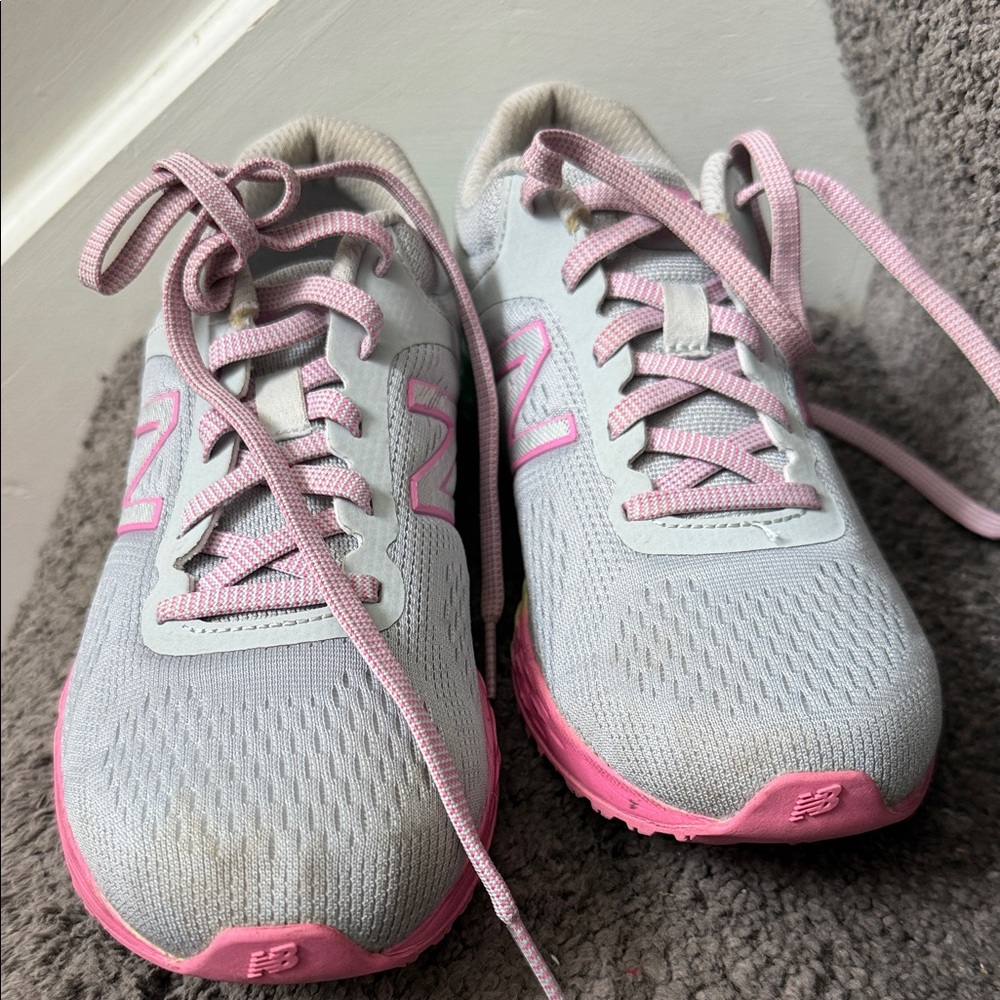 New Balance Light Gray with Pink and Multicolor Sole - Picture 2 of 5